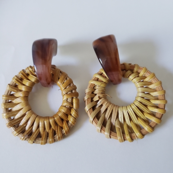 Handmade bohemian rattan earrings - Picture 5 of 6